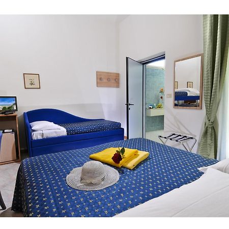 Hotel Losanna Gabicce Mare Eksteriør billede