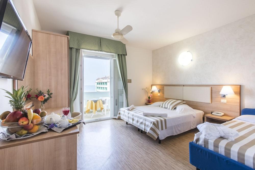 Hotel Losanna Gabicce Mare Eksteriør billede