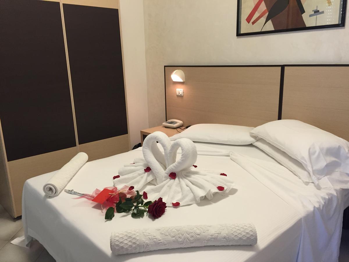 Hotel Losanna Gabicce Mare Eksteriør billede