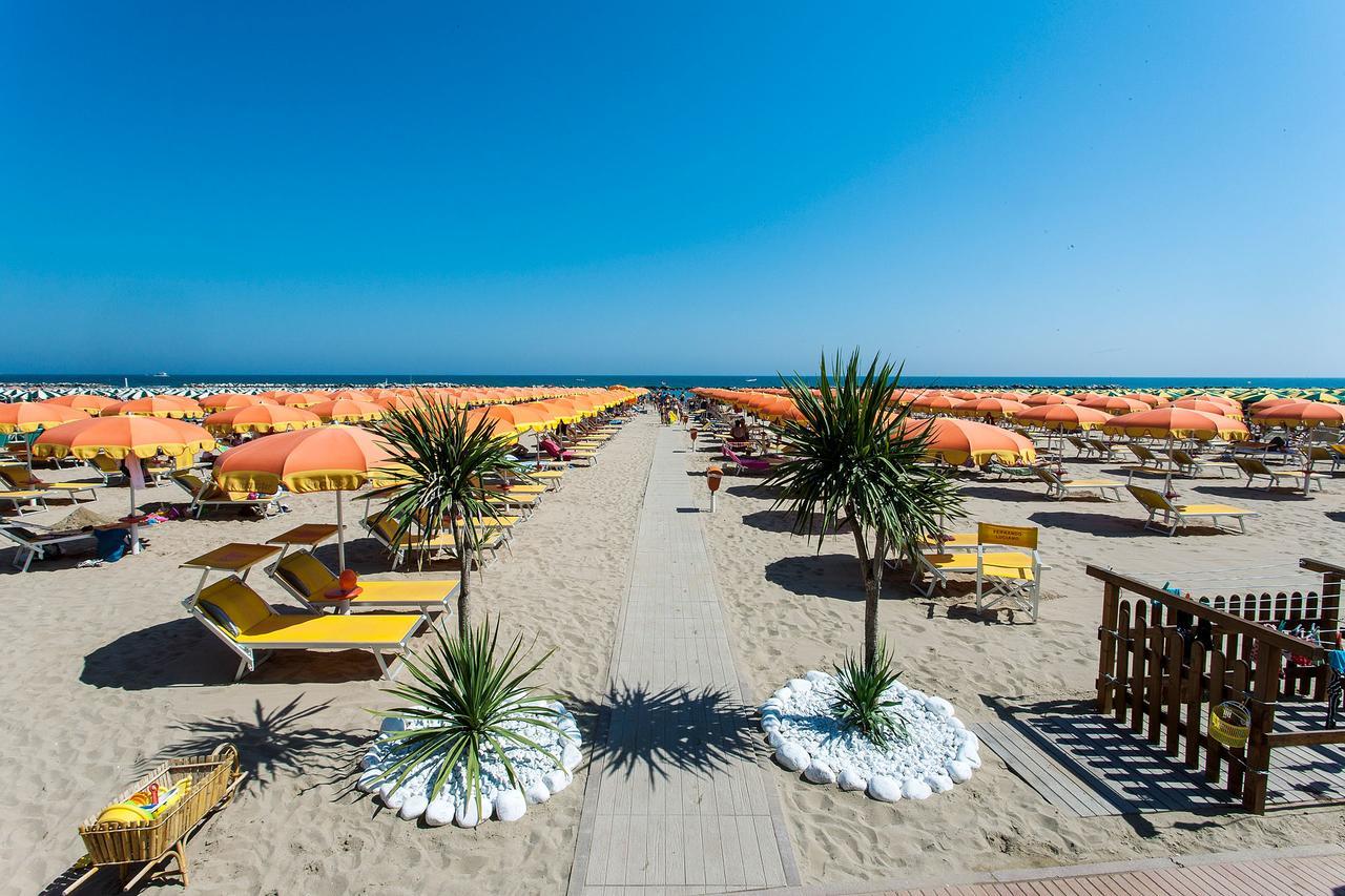 Hotel Losanna Gabicce Mare Eksteriør billede